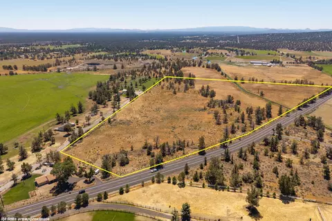 8070 SW Canal Blvd, Redmond, OR 97756