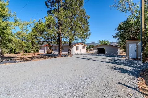 6527 Tolo Rd, Central Point, OR 97502