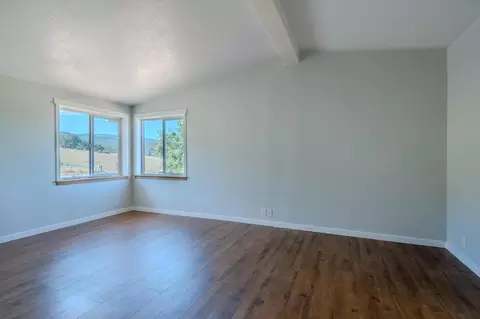 Living - 6527 Tolo Rd, Central Point, OR 97502 photo 6 of 8