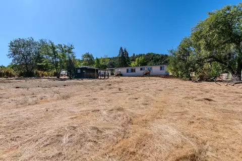 Exterior - 6527 Tolo Rd, Central Point, OR 97502 photo 7 of 8