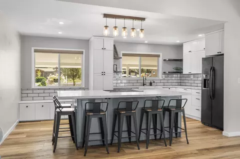 Kitchen - 59773 Cheyenne Rd, Bend, OR 97702 photo 7 of 7