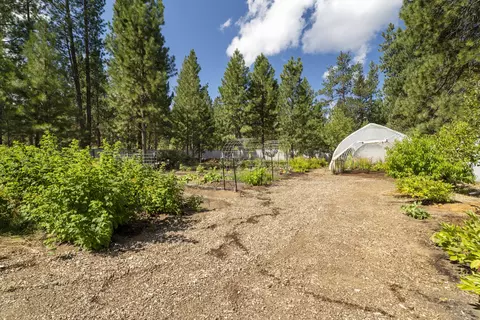 Exterior - 59773 Cheyenne Rd, Bend, OR 97702 photo 9 of 10