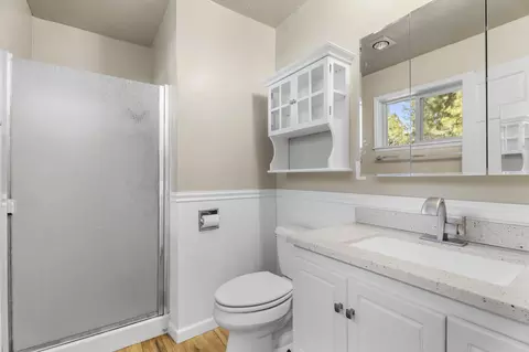 Bath - 59773 Cheyenne Rd, Bend, OR 97702 photo 1 of 2