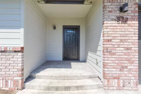 822 NW Cooke Ave, Grants Pass, OR 97526 photo 3