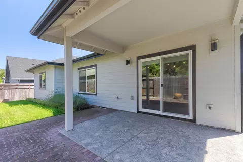 822 NW Cooke Ave, Grants Pass, OR 97526 photo 24