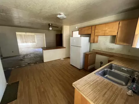 Kitchen - 52208 Elderberry Ln, La Pine, OR 97739 photo 2 of 2