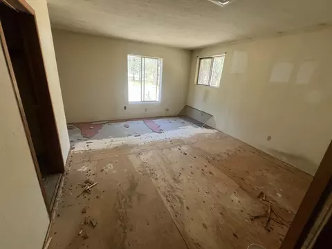 Bedroom - 52208 Elderberry Ln, La Pine, OR 97739 photo 1 of 4