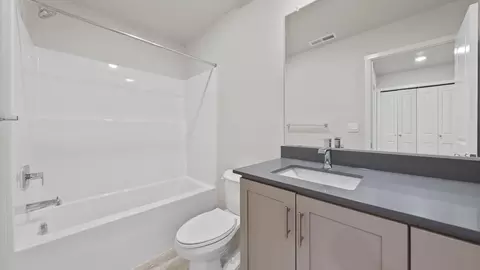 Bath - 21720 SE Stromboli Ln, Bend, OR 97702 photo 5 of 5
