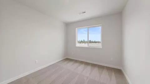 Bedroom - 21720 SE Stromboli Ln, Bend, OR 97702 photo 4 of 9