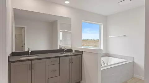 Bath - 21720 SE Stromboli Ln, Bend, OR 97702 photo 2 of 5