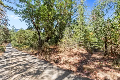 0 Hogan Rd, Applegate, OR 97530