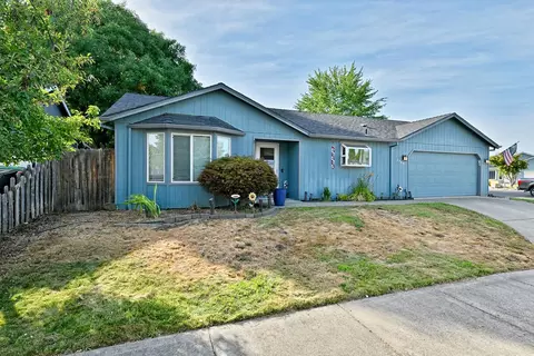 2749 Brae Dr, Medford, OR 97501