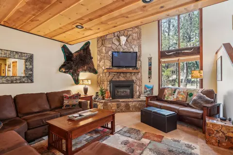 17755 Malheur Ln #19, Sunriver, OR 97707