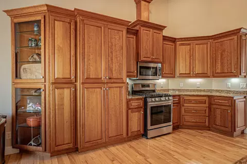 Kitchen - 203 Bellerive Dr, Eagle Point, OR 97524 photo 4 of 4