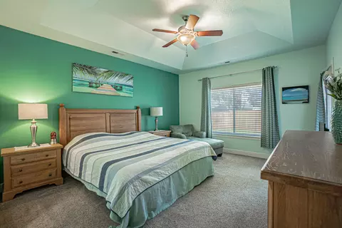 Bedroom - 203 Bellerive Dr, Eagle Point, OR 97524 photo 1 of 5