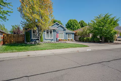 Exterior - 203 Bellerive Dr, Eagle Point, OR 97524 photo 9 of 9