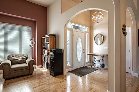 Entry Way - 203 Bellerive Dr, Eagle Point, OR 97524 photo 2 of 2