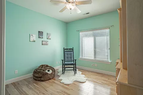 Bedroom - 203 Bellerive Dr, Eagle Point, OR 97524 photo 3 of 5