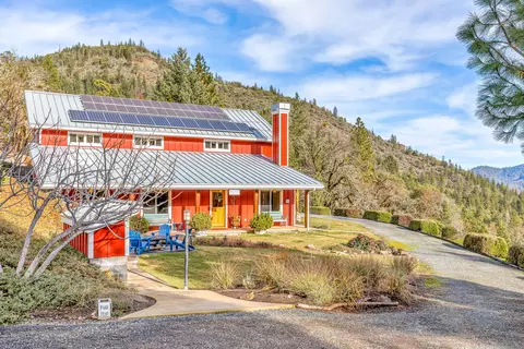 2742 Birdseye Creek Rd, Gold Hill, OR 97525