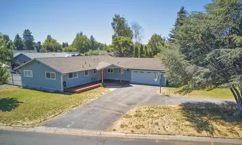 5148 Gatewood Dr, Klamath Falls, OR 97603