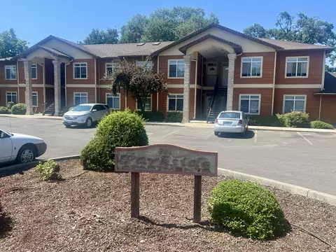 211 N Shasta Ave #A-H, Eagle Point, OR 97524