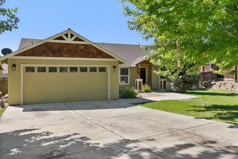 2290 SW Kalama Ave, Redmond, OR 97756