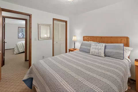 Bedroom - 14675 White Pine Way, La Pine, OR 97739 photo 4 of 6
