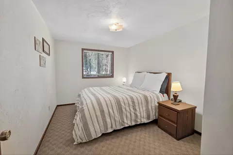 Bedroom - 14675 White Pine Way, La Pine, OR 97739 photo 1 of 6