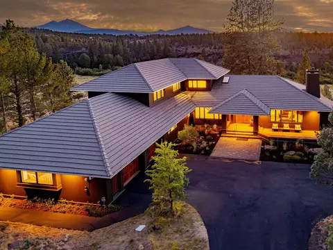 69305 Hawksflight Dr, Sisters, OR 97759