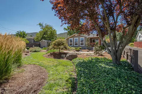 1316 Talent Ave, Talent, OR 97540