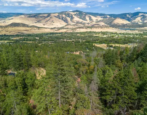 timberlake drive, Ashland, OR 97520