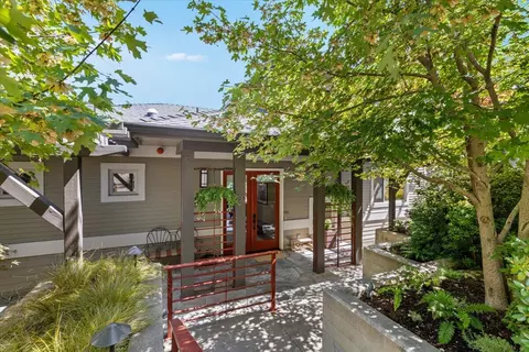 180 Logan Dr, Ashland, OR 97520