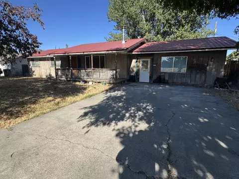 1234 NW 9th St, Redmond, OR 97756