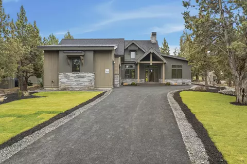 2447 Osprey Dr, Redmond, OR 97756