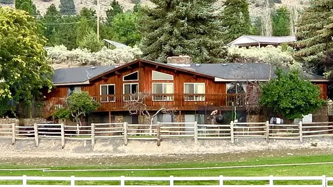 4162 Pine Grove Rd, Klamath Falls, OR 97603