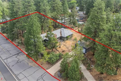 View/Area - 438 NE 9th St, Bend, OR 97701 photo 2 of 16