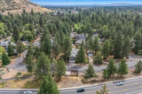 View/Area - 438 NE 9th St, Bend, OR 97701 photo 4 of 16