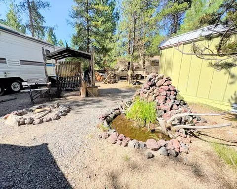 Exterior - 1225 Hackett Dr, La Pine, OR 97739 photo 8 of 11