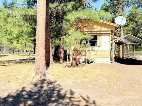 1225 Hackett Dr, La Pine, OR 97739
