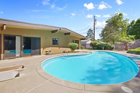 1496 NW Highland Ave, Grants Pass, OR 97526