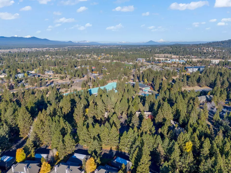 View/Area - 19717 SW Mount Bachelor Dr #144, Bend, OR 97702 photo 4 of 6