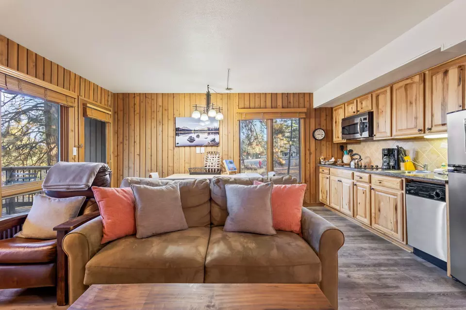 Living - 19717 SW Mount Bachelor Dr #144, Bend, OR 97702 photo 4 of 4