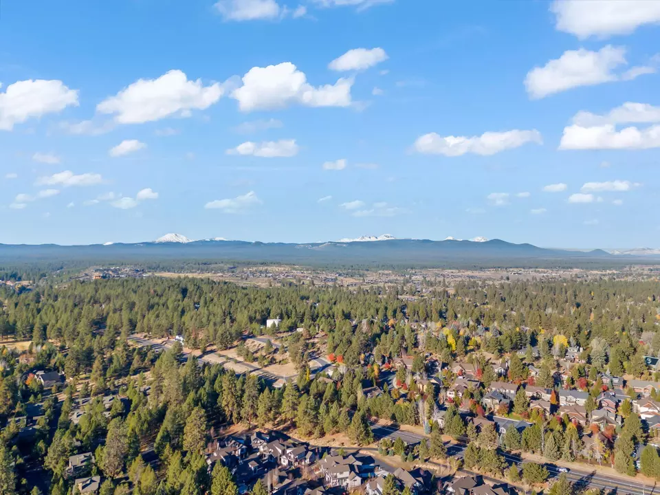 View/Area - 19717 SW Mount Bachelor Dr #144, Bend, OR 97702 photo 6 of 6