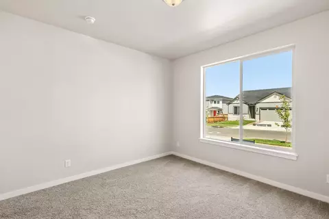 130 Valemont Dr #14, Eagle Point, OR 97524 photo 10