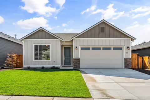 130 Valemont Dr #14, Eagle Point, OR 97524