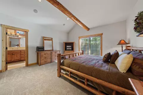 Bedroom - 58026 Kinglet Rd, Sunriver, OR 97707 photo 1 of 5