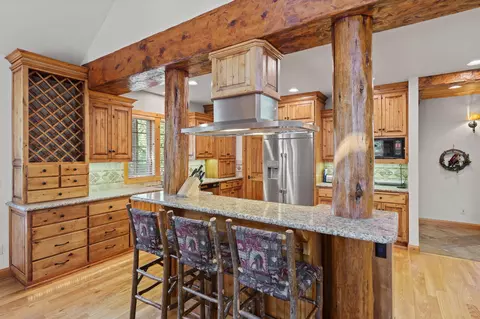 Kitchen - 58026 Kinglet Rd, Sunriver, OR 97707 photo 1 of 5