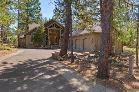 Exterior - 58026 Kinglet Rd, Sunriver, OR 97707 photo 3 of 7