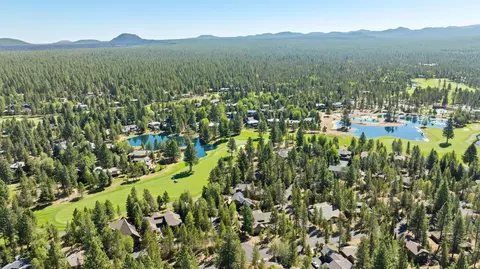 View/Area - 58026 Kinglet Rd, Sunriver, OR 97707 photo 3 of 3