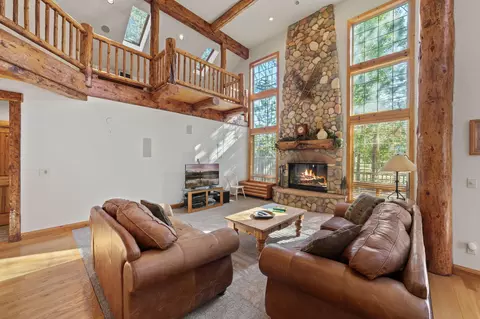 Living - 58026 Kinglet Rd, Sunriver, OR 97707 photo 1 of 5